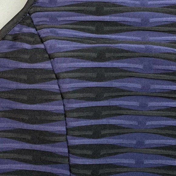 GUESS Textured Rose Mini Dress Sz 10 Naughty Night - Picture 4 of 8